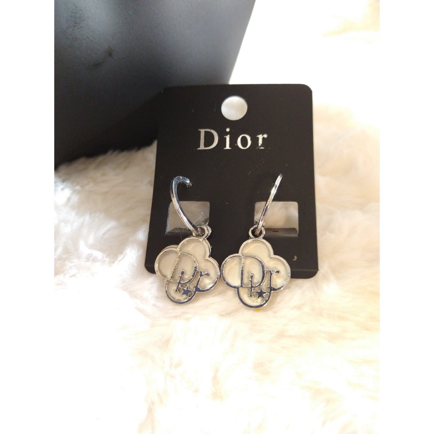 Luxury Fashion White Flip Earrings